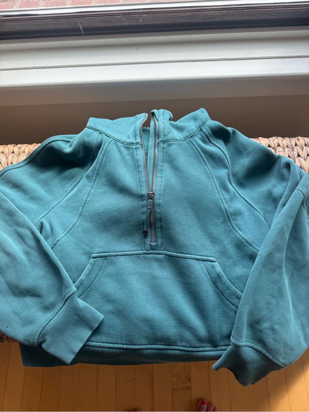 Womenโs Lululemon Teal Half-Zip Scuba Pullover Sweatshirt